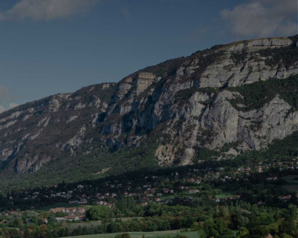 Le-saleve-montagne-sombre