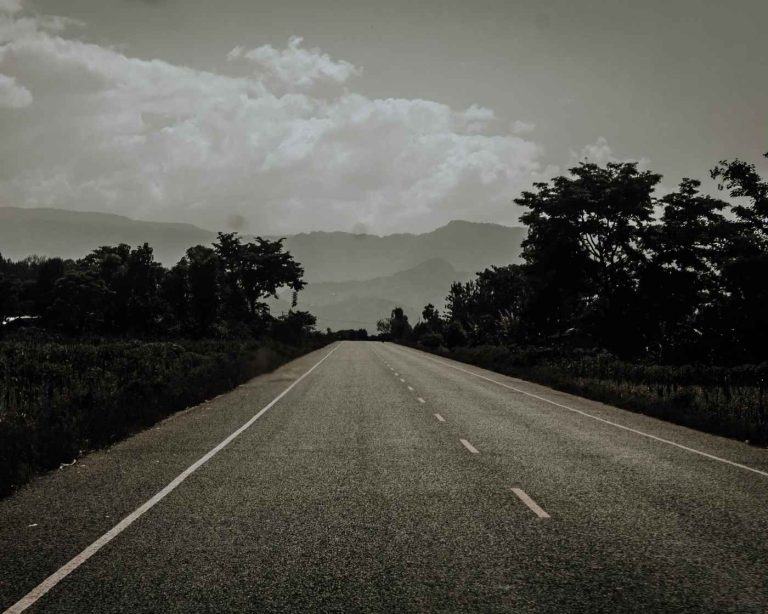 une-route-vide